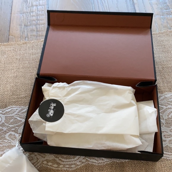 Coach boxes - Picture 6 of 7